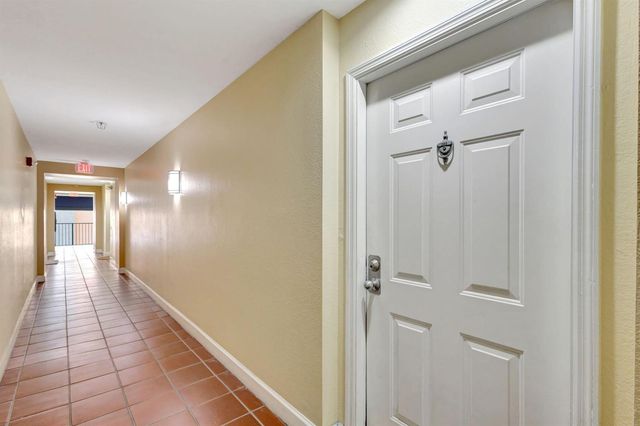 780 S Sapodilla Avenue 203, West Palm Beach, FL 33401