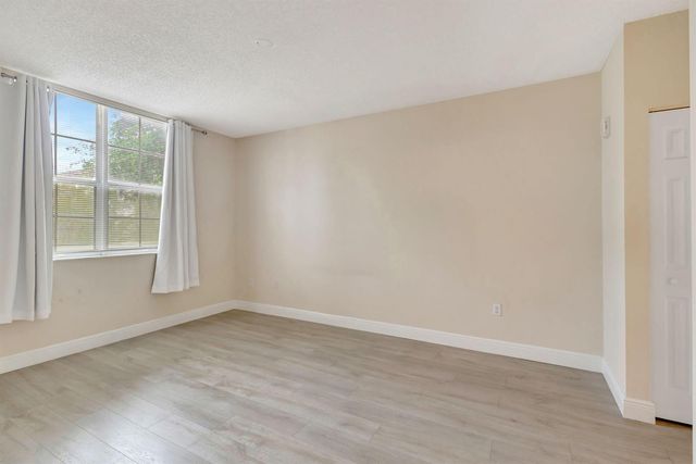 780 S Sapodilla Avenue 203, West Palm Beach, FL 33401