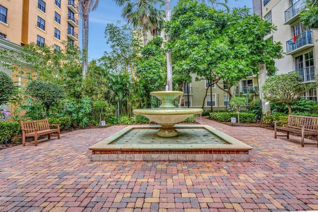 780 S Sapodilla Avenue 203, West Palm Beach, FL 33401