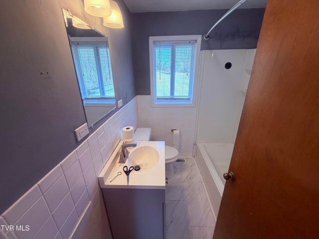 273 Fairford Lane, Blountville, TN 37617