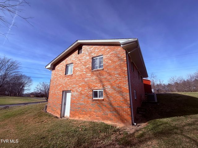 273 Fairford Lane, Blountville, TN 37617