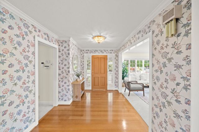 3901 Dunster Way, Sacramento, CA 95864