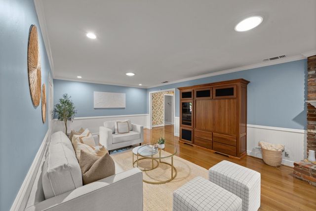 3901 Dunster Way, Sacramento, CA 95864