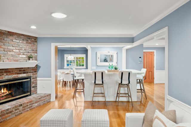 3901 Dunster Way, Sacramento, CA 95864