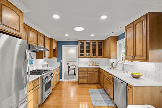 3901 Dunster Way, Sacramento, CA 95864