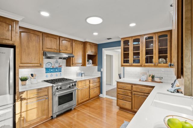 3901 Dunster Way, Sacramento, CA 95864