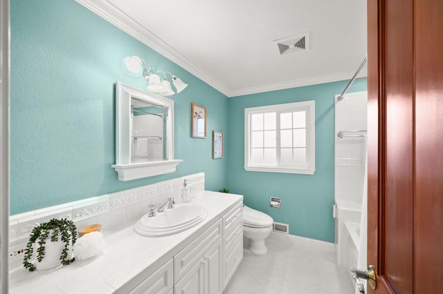 3901 Dunster Way, Sacramento, CA 95864