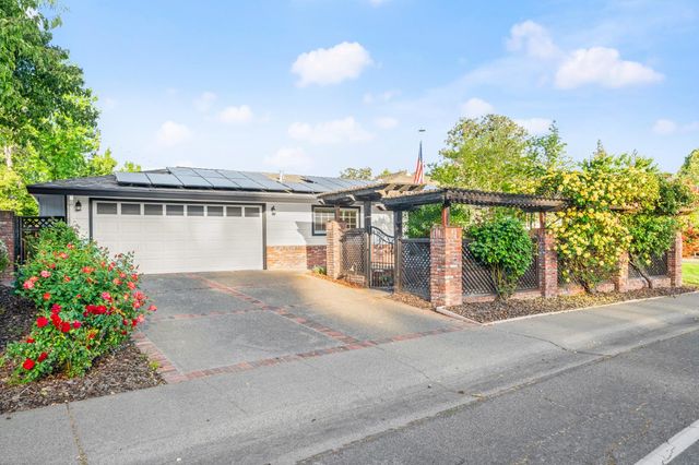 3901 Dunster Way, Sacramento, CA 95864