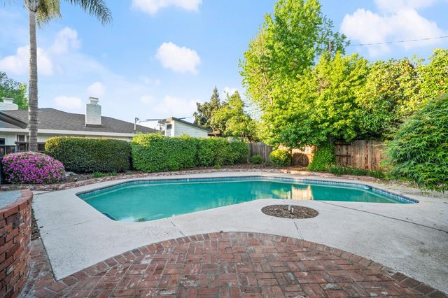 3901 Dunster Way, Sacramento, CA 95864