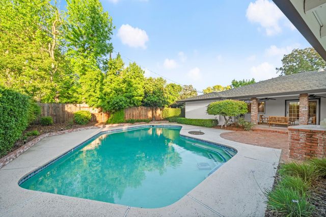 3901 Dunster Way, Sacramento, CA 95864