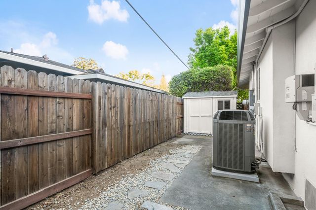 3901 Dunster Way, Sacramento, CA 95864