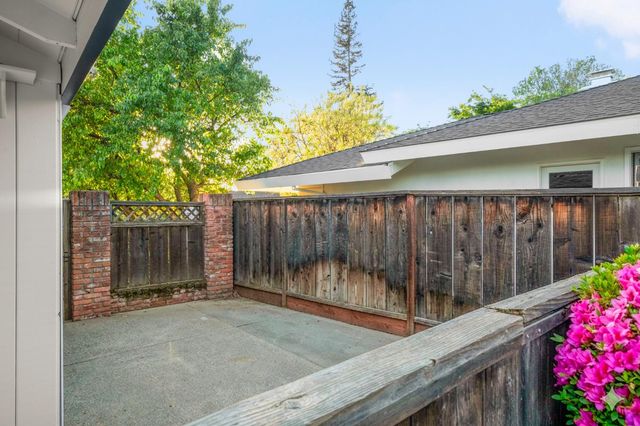 3901 Dunster Way, Sacramento, CA 95864
