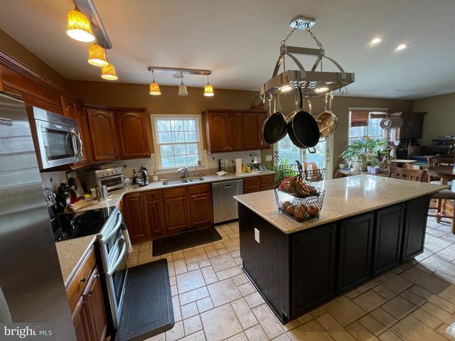 6108 N WILLOW POND DR, Fredericksburg, VA 22407