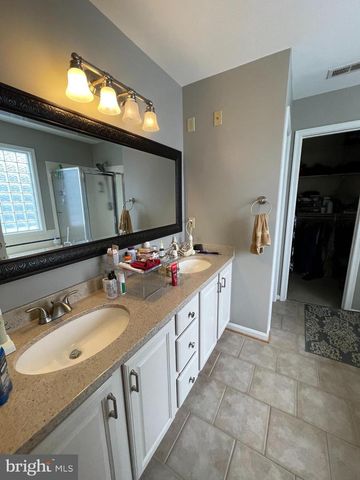 6108 N WILLOW POND DR, Fredericksburg, VA 22407