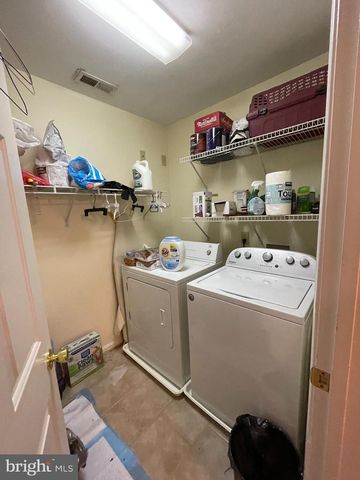 6108 N WILLOW POND DR, Fredericksburg, VA 22407