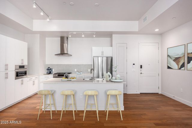 3131 N CENTRAL Avenue 7002, Phoenix, AZ 85012