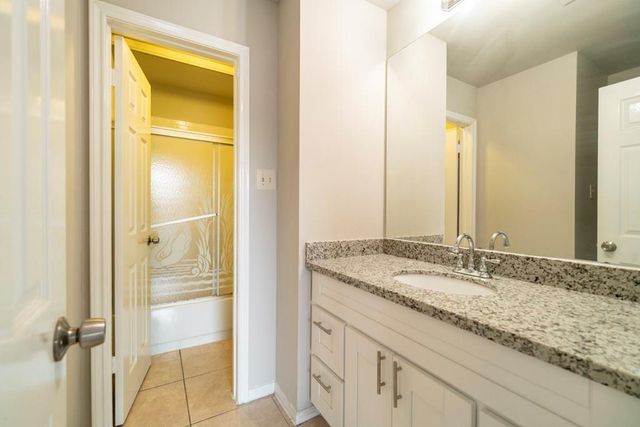 11611 Glenwolde Drive, Houston, TX 77099