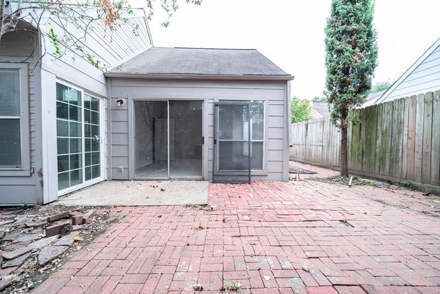 11611 Glenwolde Drive, Houston, TX 77099