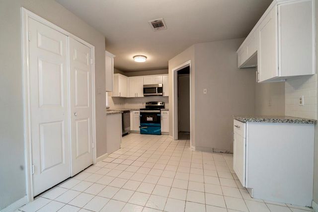 11611 Glenwolde Drive, Houston, TX 77099