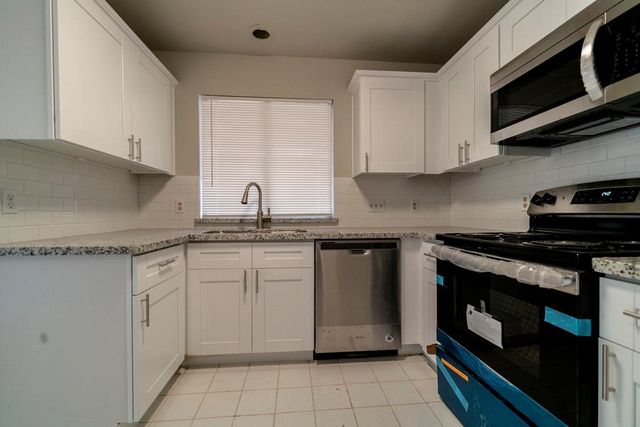 11611 Glenwolde Drive, Houston, TX 77099