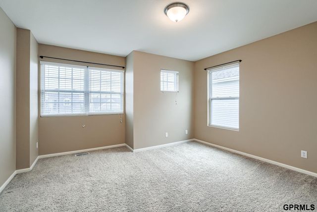 7943 N 152nd Avenue, Bennington, NE 68007