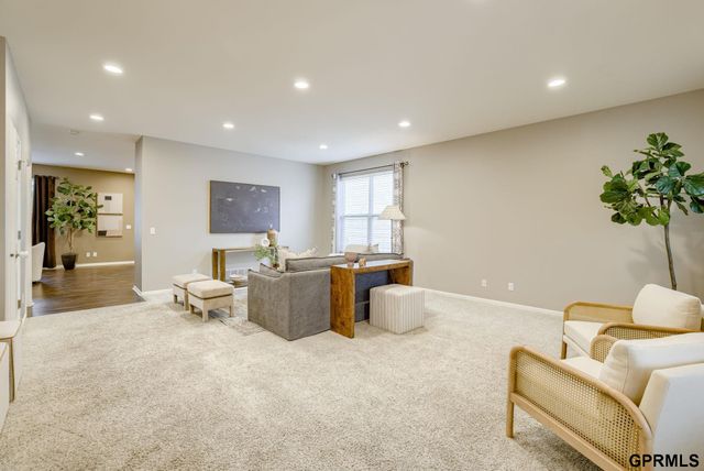 7943 N 152nd Avenue, Bennington, NE 68007