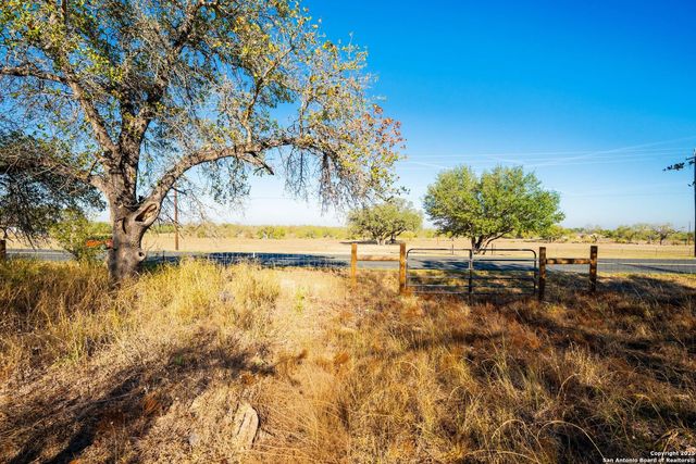 21270 Priest Rd, Elmendorf, TX 78112