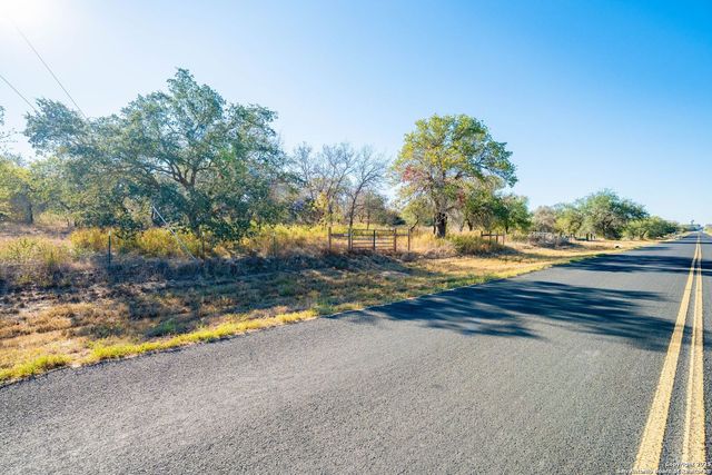 21270 Priest Rd, Elmendorf, TX 78112