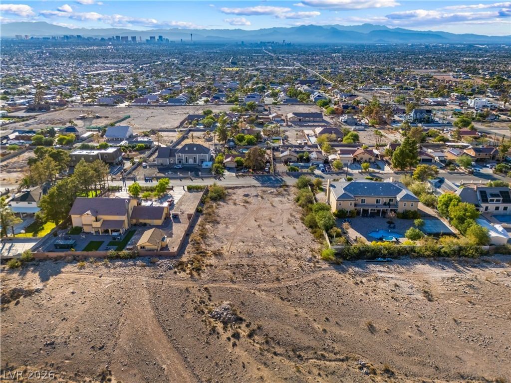 310 Peaceful Street, Las Vegas, NV 89110 — photo 2