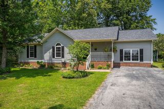 903 Shannon Dr, Cookeville, TN 38506