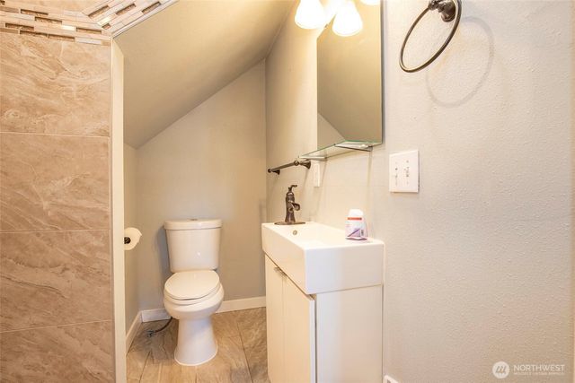 1204 4th Avenue SE, Puyallup, WA 98372