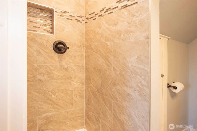 1204 4th Avenue SE, Puyallup, WA 98372