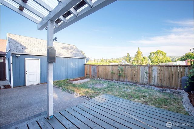 1204 4th Avenue SE, Puyallup, WA 98372