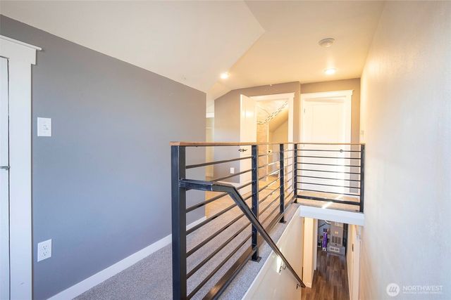 1204 4th Avenue SE, Puyallup, WA 98372