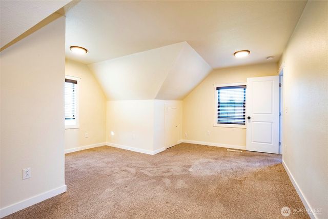 1204 4th Avenue SE, Puyallup, WA 98372