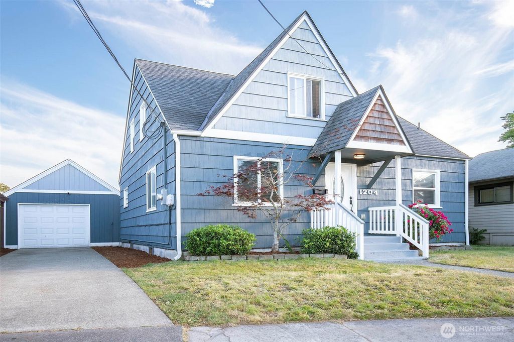 1204 4th Avenue SE, Puyallup, WA 98372