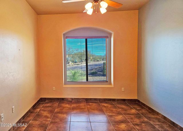 849 E Florida Saddle Drive, Green Valley, AZ 85614