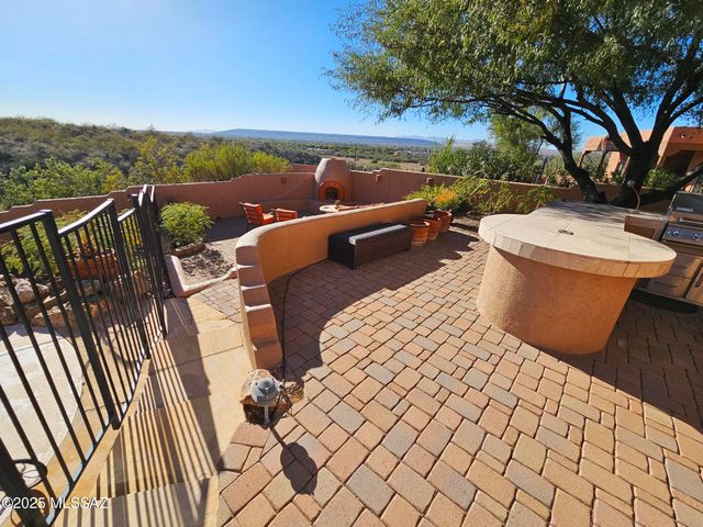 849 E Florida Saddle Drive, Green Valley, AZ 85614