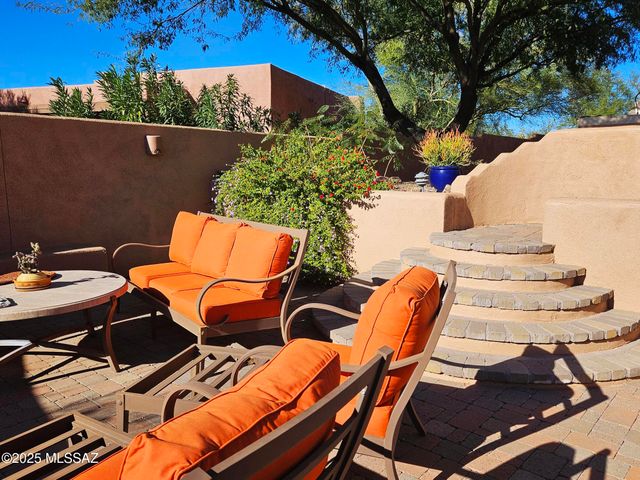 849 E Florida Saddle Drive, Green Valley, AZ 85614