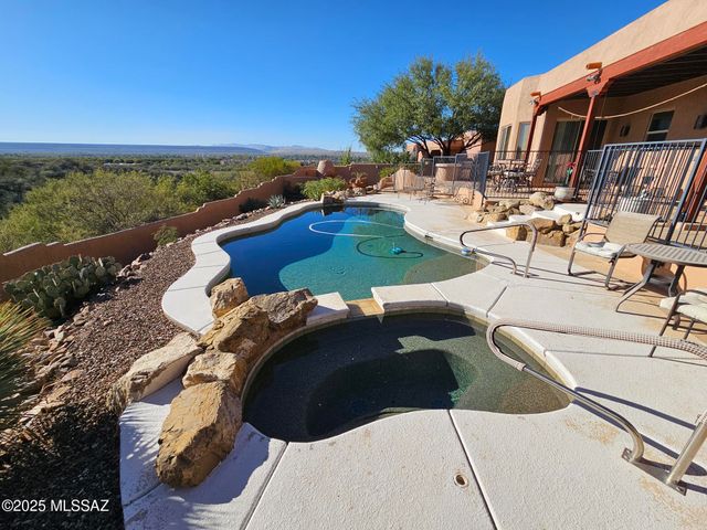 849 E Florida Saddle Drive, Green Valley, AZ 85614