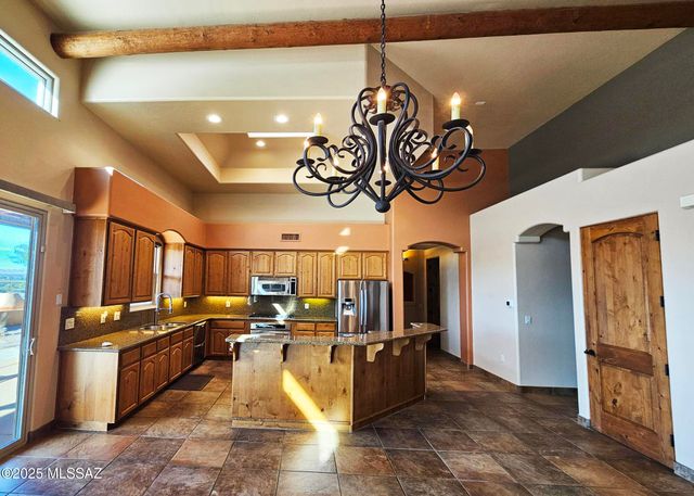 849 E Florida Saddle Drive, Green Valley, AZ 85614