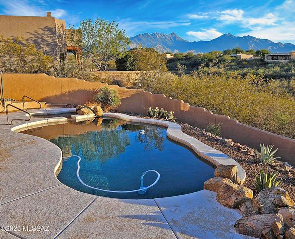 849 E Florida Saddle Drive, Green Valley, AZ 85614