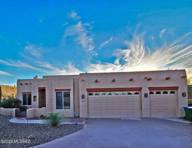 849 E Florida Saddle Drive, Green Valley, AZ 85614