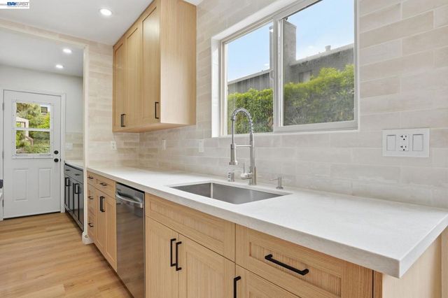2013 Dolphin Dr, Aptos, CA 95003