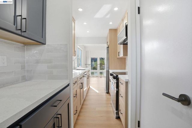 2013 Dolphin Dr, Aptos, CA 95003