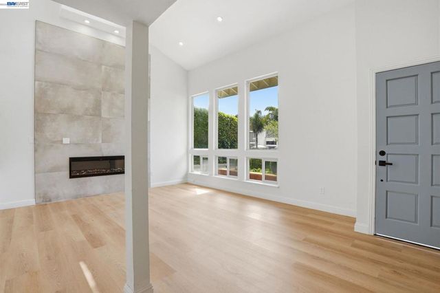 2013 Dolphin Dr, Aptos, CA 95003