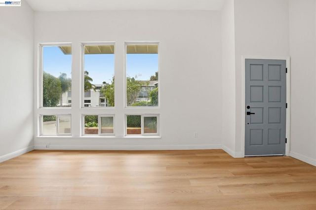2013 Dolphin Dr, Aptos, CA 95003