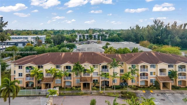 13780 NE 3rd Ct 207, North Miami, FL 33161