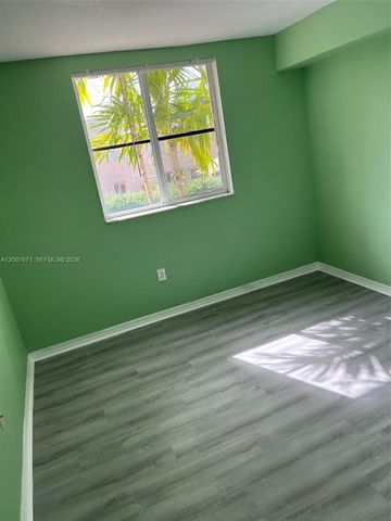 13780 NE 3rd Ct 207, North Miami, FL 33161