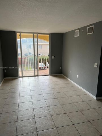 13780 NE 3rd Ct 207, North Miami, FL 33161